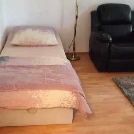 Zentral Gelegene Ferienwohnung *